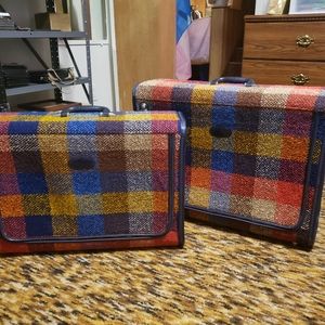 Skyway Vintage 1960s plaid luggage set